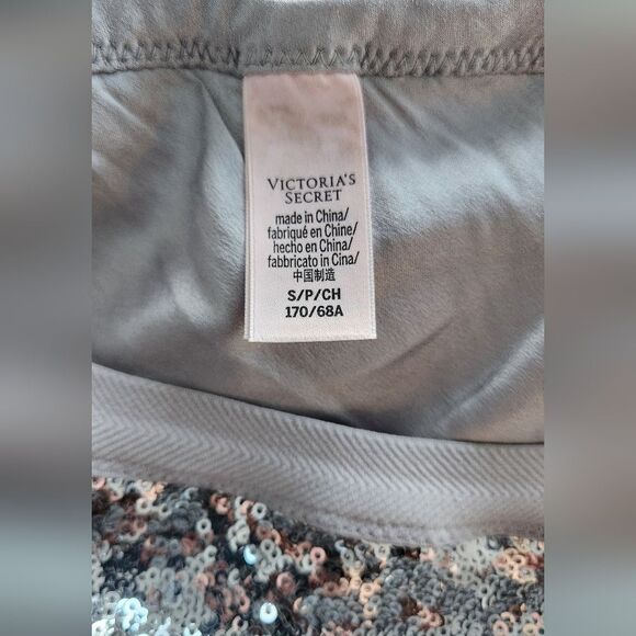 NWOT Victoria Secret silver sequin skirt - Size Small - Picture 5 of 9